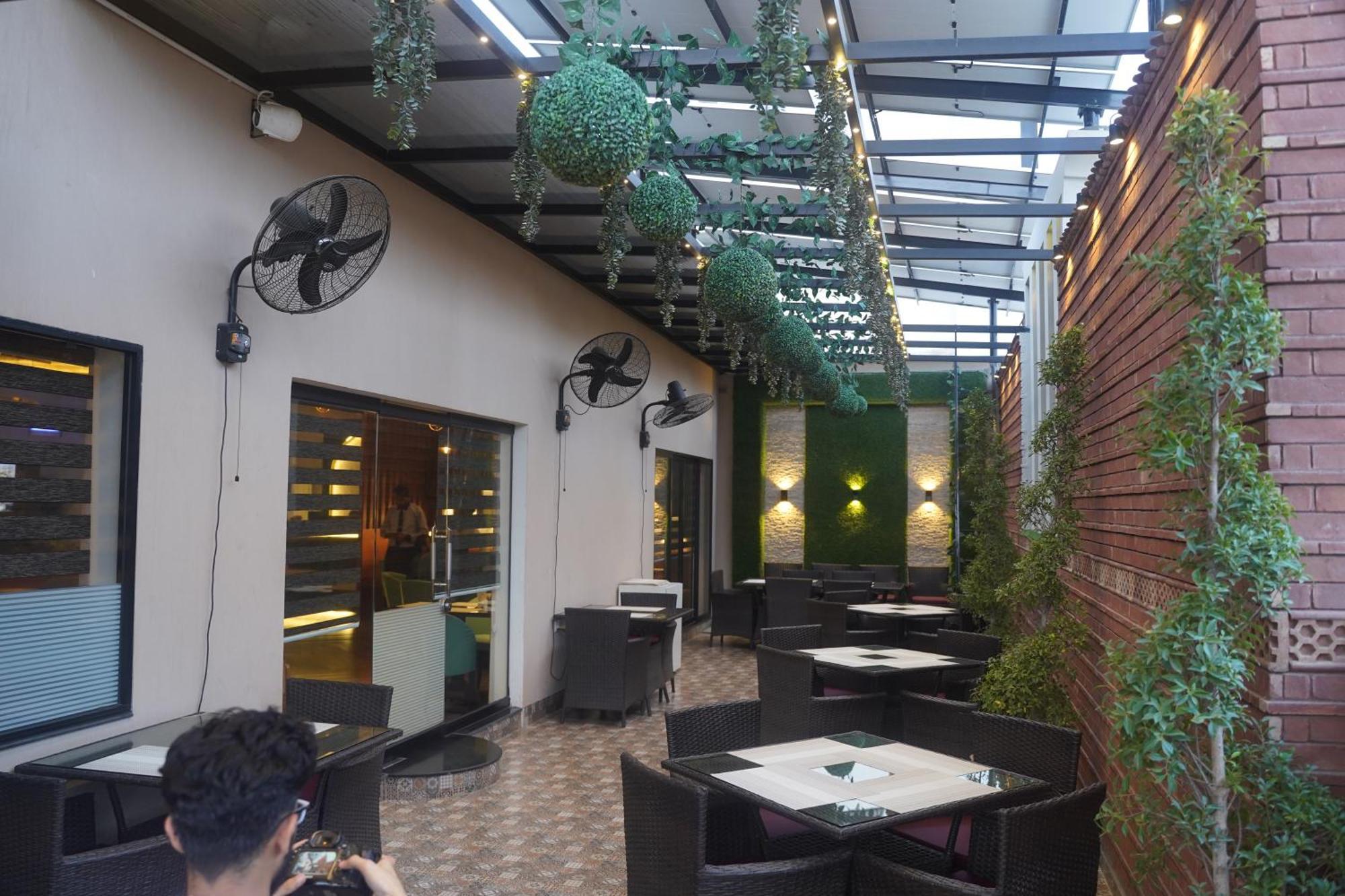 Swarg Hotel Sahiwal ภายนอก รูปภาพ