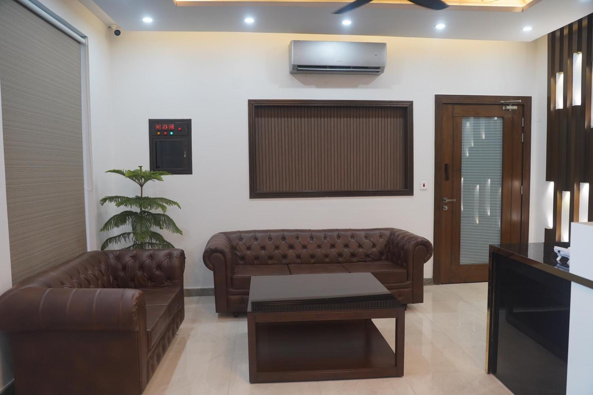 Swarg Hotel Sahiwal ภายนอก รูปภาพ